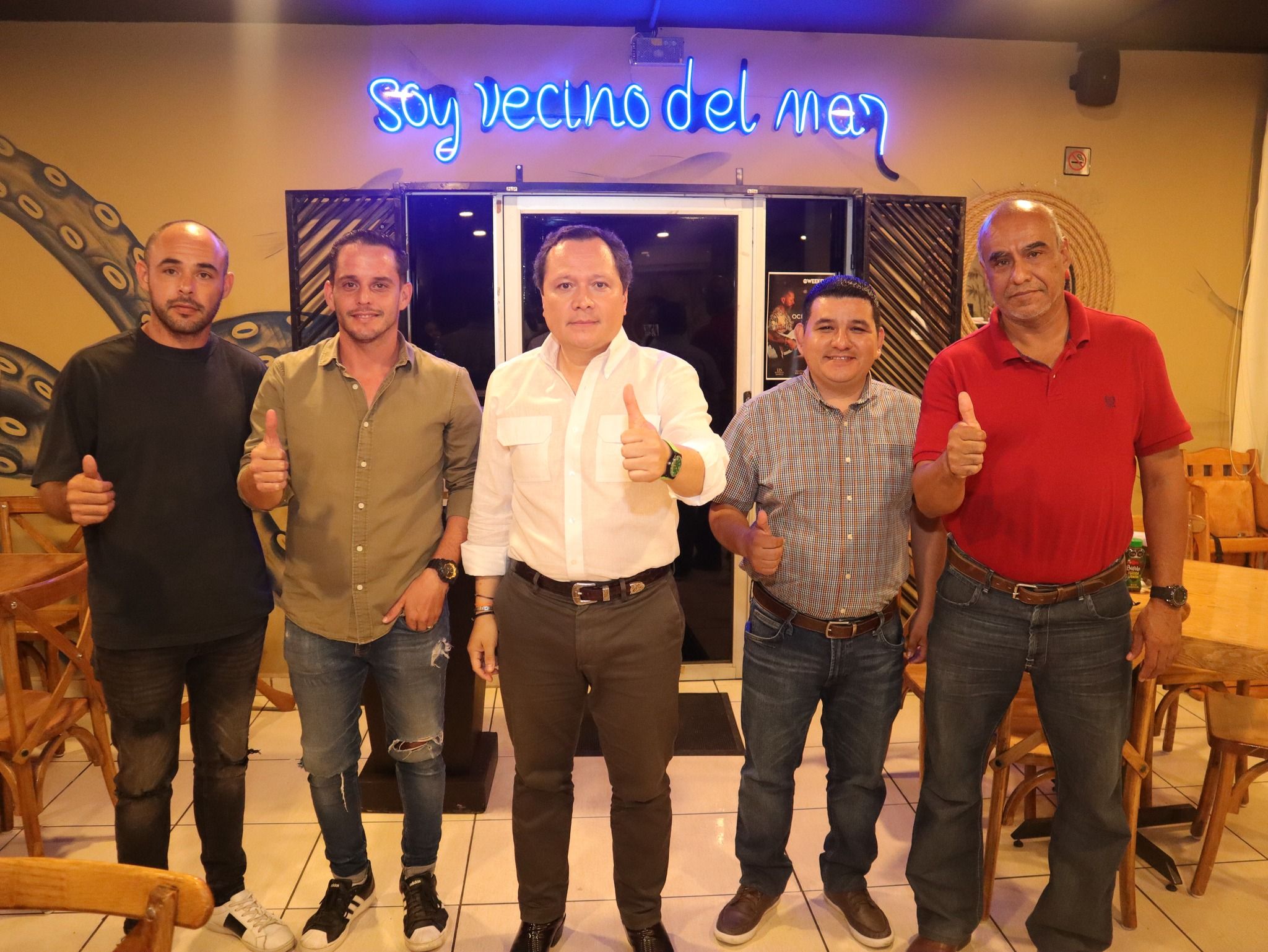 Fructífera reunión con empresarios realiza Carlo González