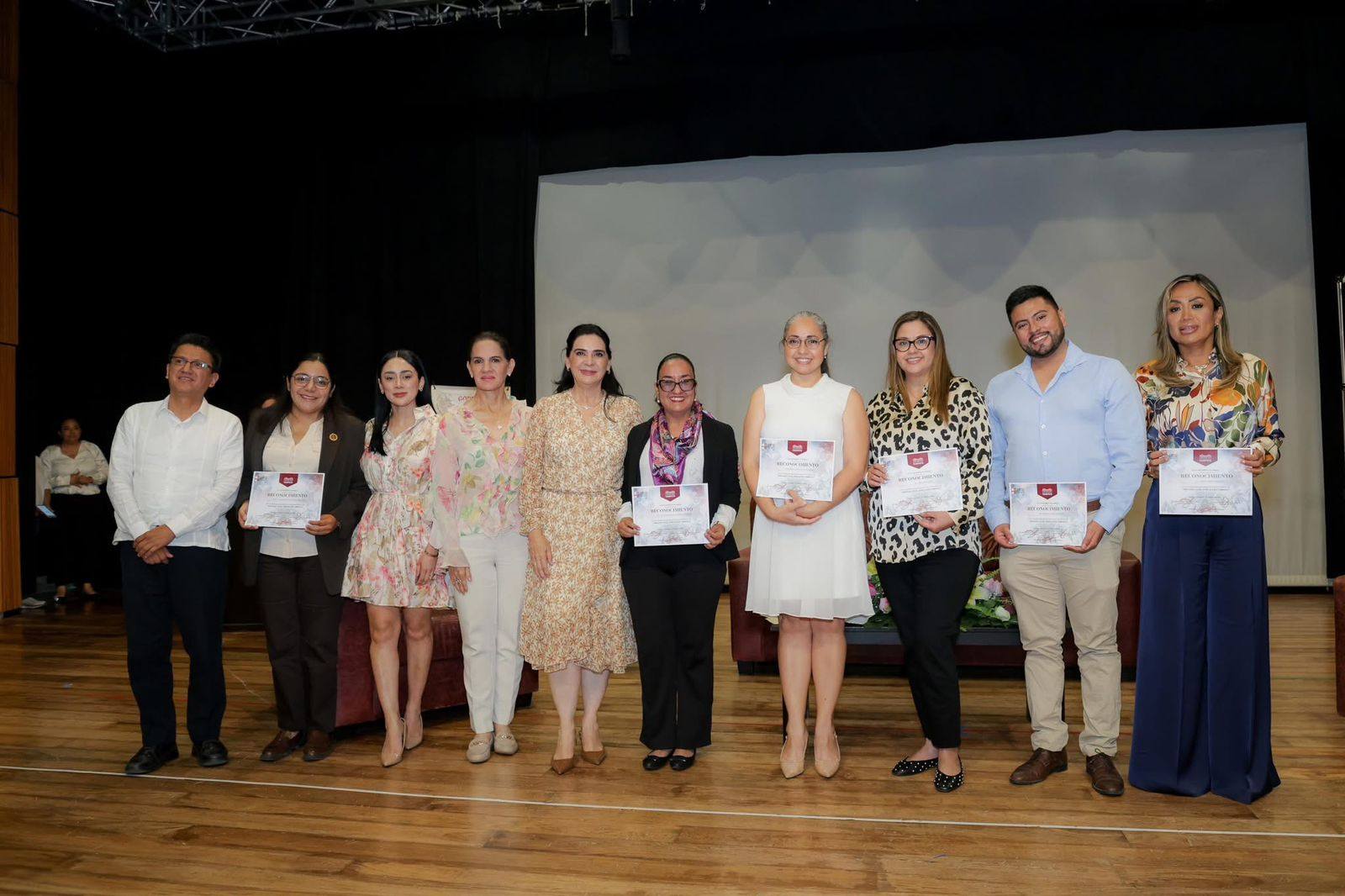 Encabeza Mónica Villarreal primer Diálogo Local por la Paz*