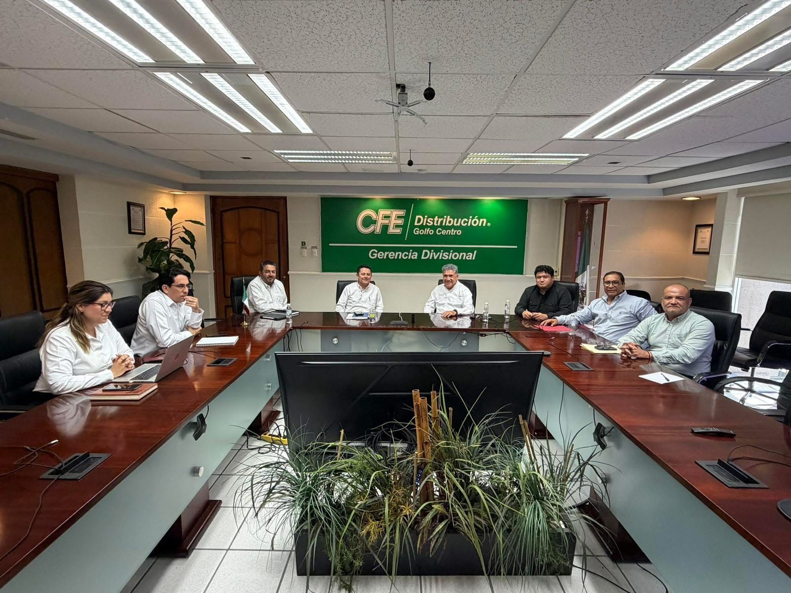 Gestiona Armando Martínez ante CFE reducción en costo de energía para el CIMA