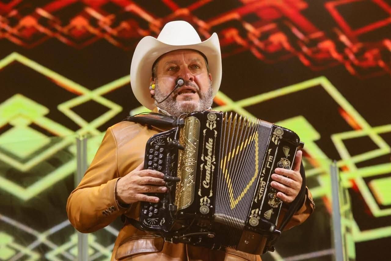 Playa Miramar registra lleno total con presentación de Grupo Pesado en Semana Santa 2026