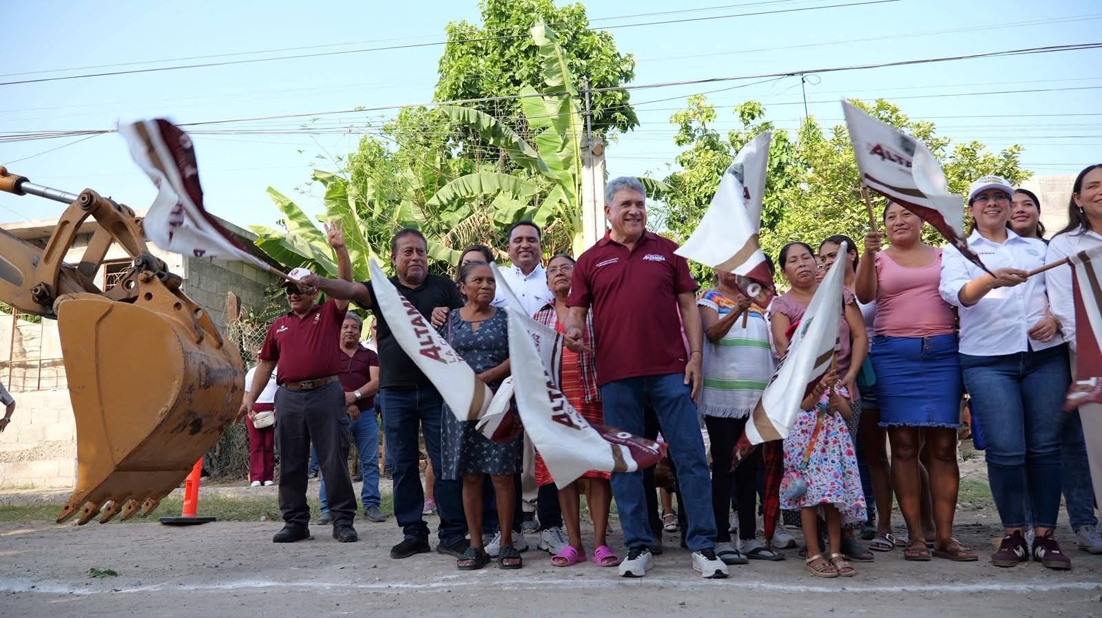 Impulsa Armando Martínez la transformación de Nuevo Madero con más obras de drenaje sanitario