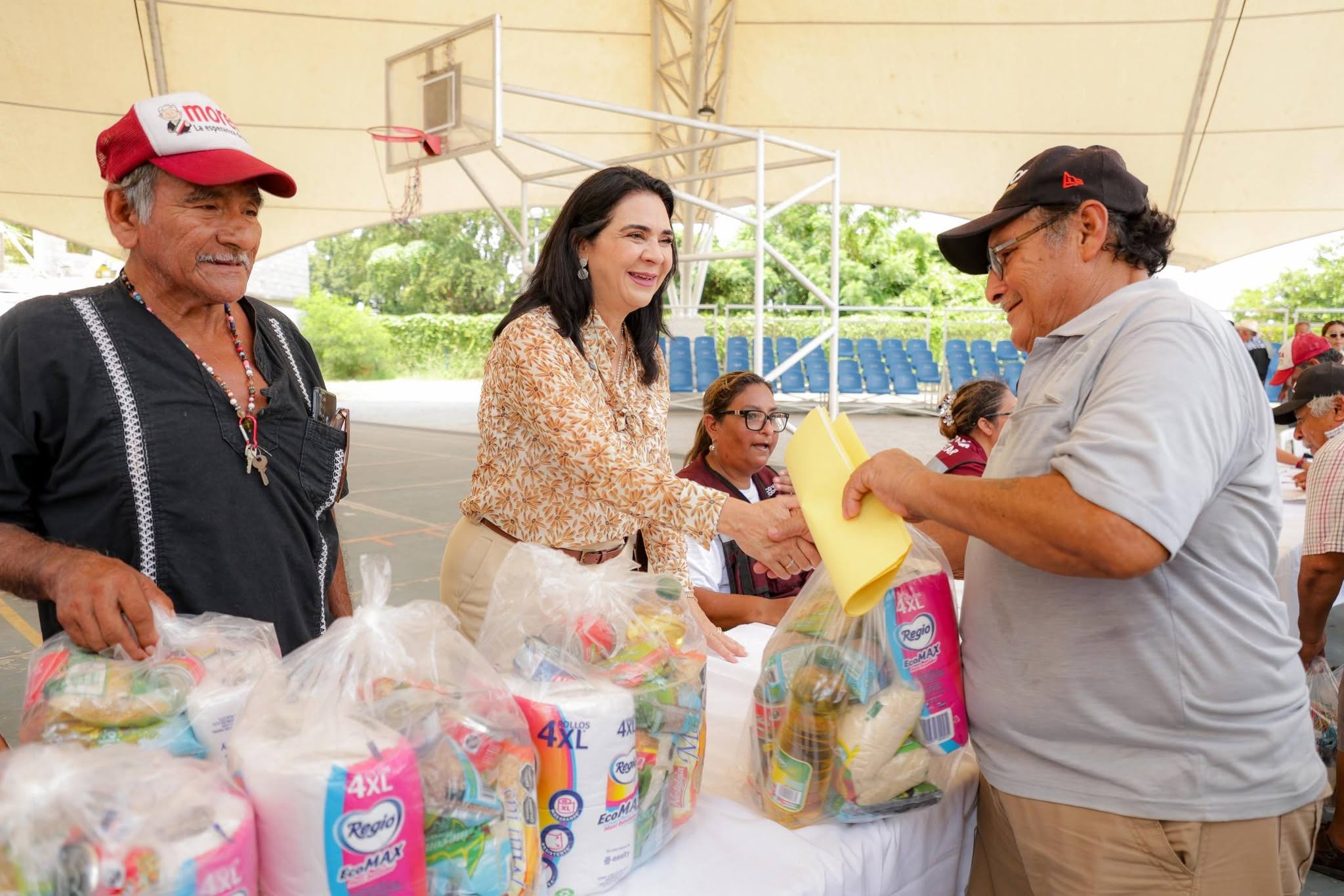Mónica Villarreal fortalece respaldo a pescadores de Tampico durante temporada de veda