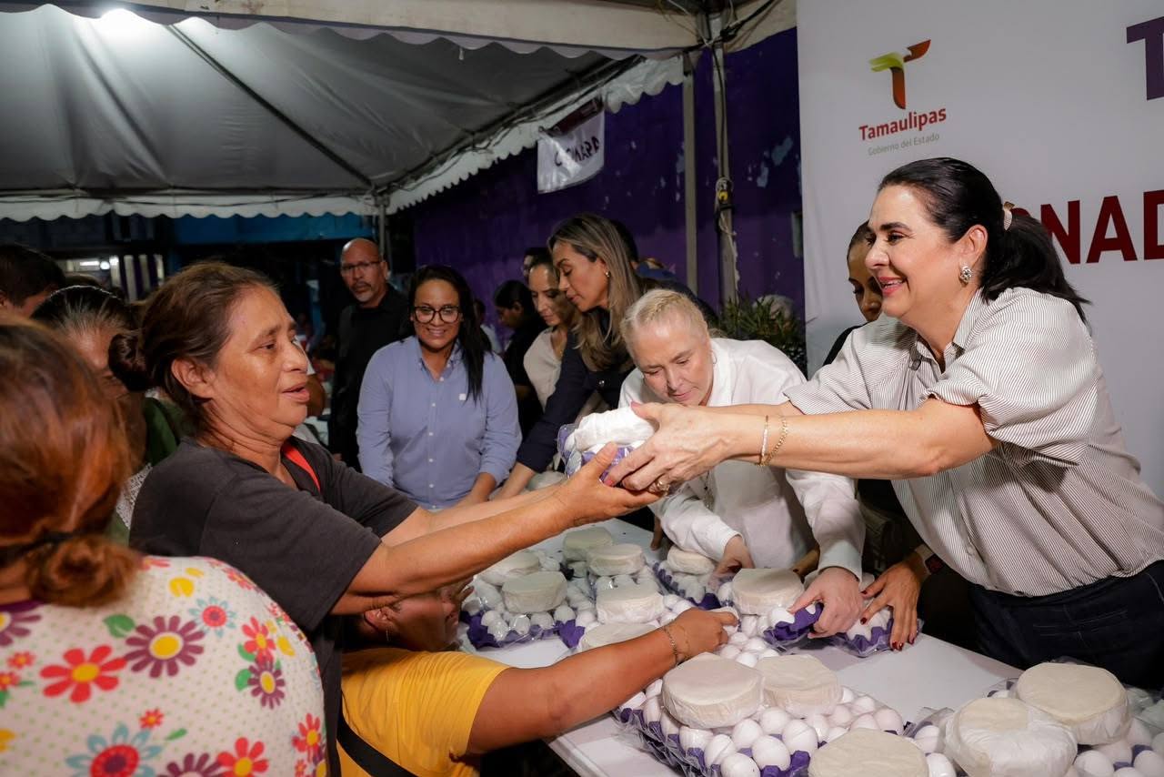 Lleva Mónica Villarreal servicios y apoyos a la colonia Nuevo Amanecer