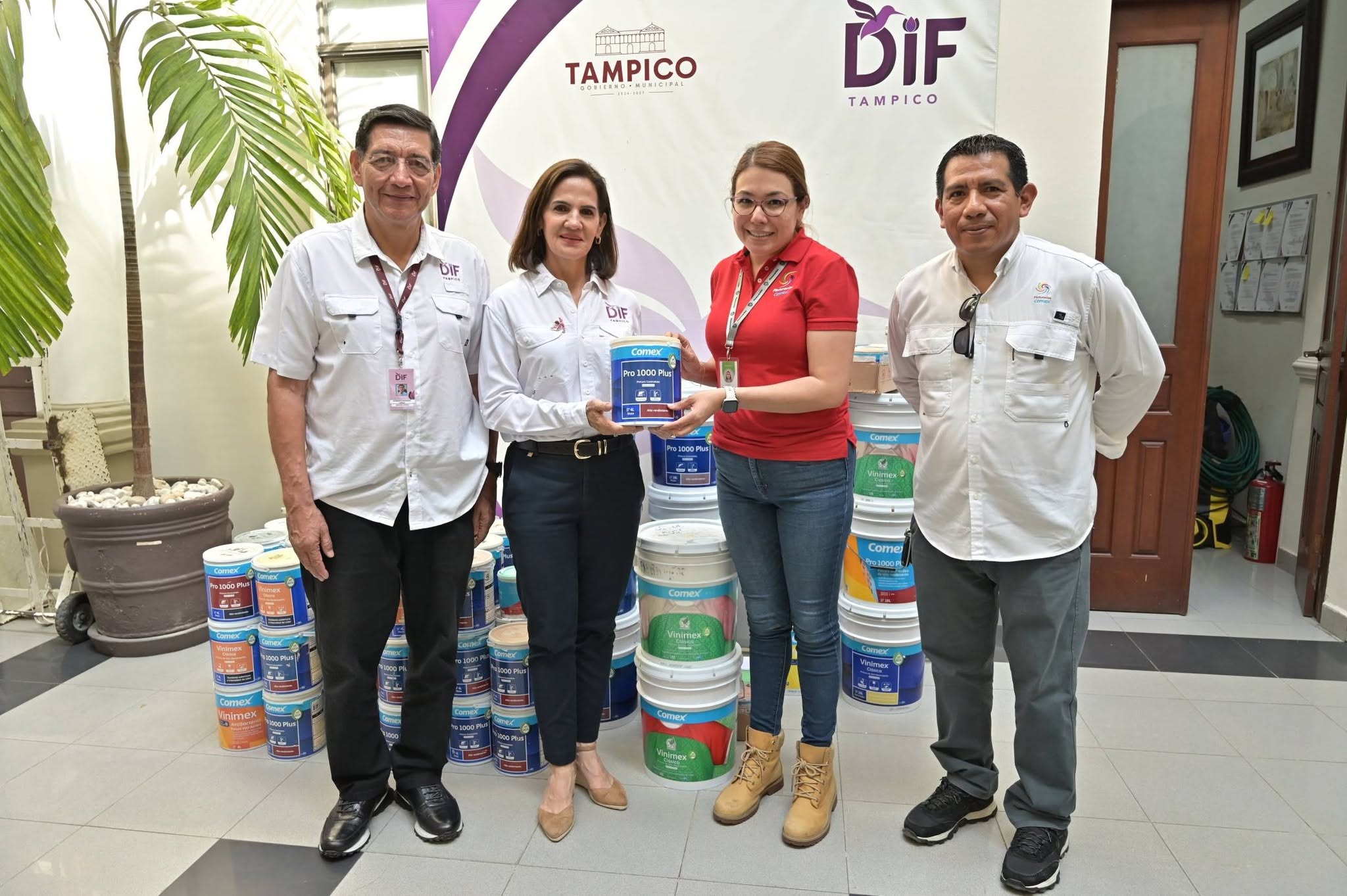 DIF Tampico recibe valioso donativo de pintura por parte de Comex